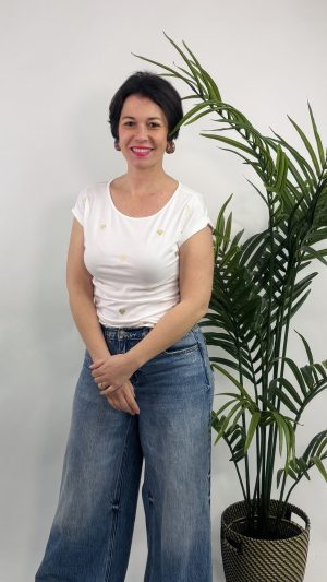 CAMISETA CORAZONES BORDADOS ROCIO BLANCO