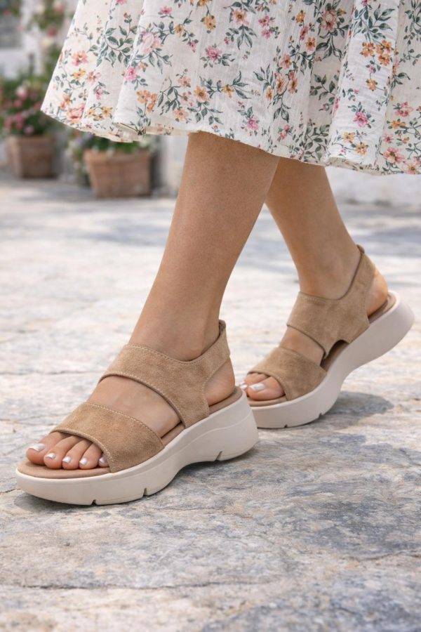 PARIS 02-03-2025 BEIGE